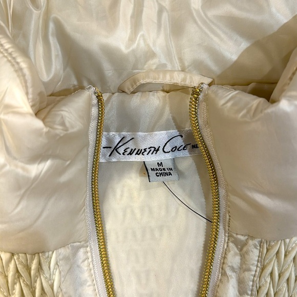 NWOT.Kenneth Cole New York, Satin Puffer Vest. Women’s size M. Color: Cream. - Picture 2 of 6